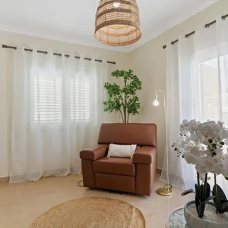 Elegant Sea View 4 Bedroom Pool, Bbq فيلة *