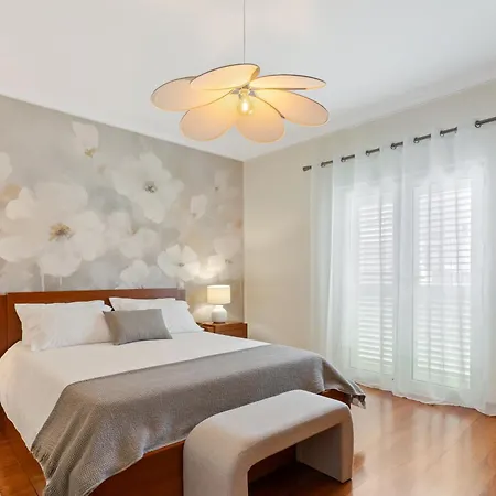 Elegant Sea View 4 Bedroom Pool, Bbq *
