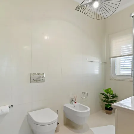 Elegant Sea View 4 Bedroom Pool, Bbq