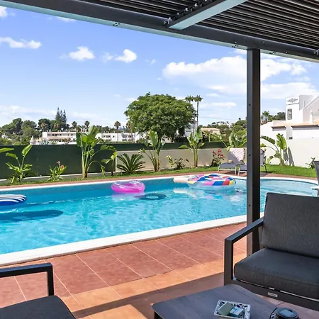 Elegant Sea View 4 Bedroom Pool, Bbq فيلة *