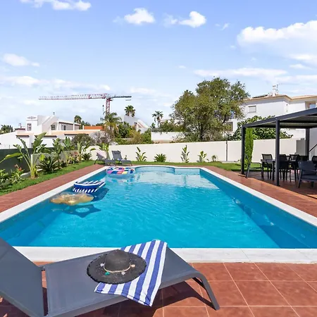 Elegant Sea View 4 Bedroom Pool, Bbq فيلة *